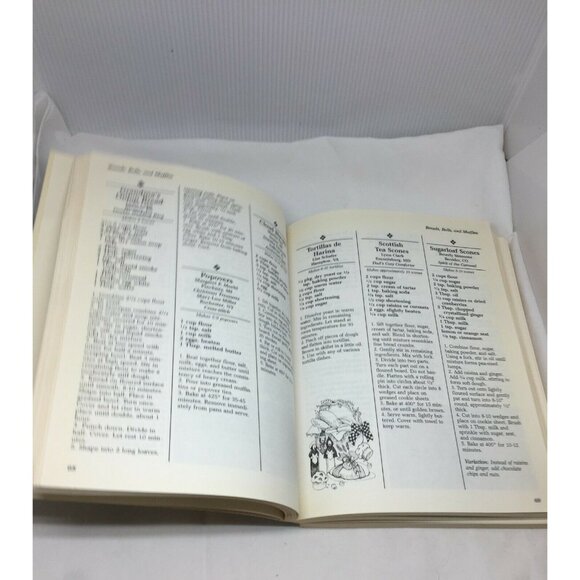 A Quilters Christmas Cookbook 1996 Recipes Desserts Main Dishes Stoltzfus Ranck - Picture 5 of 7